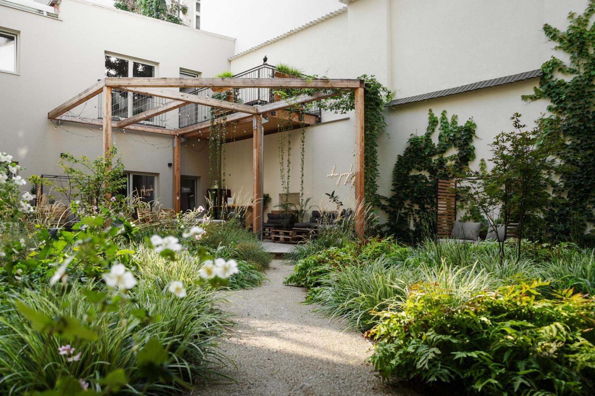 Urban Jungle Apartments Wina Bagian luar foto