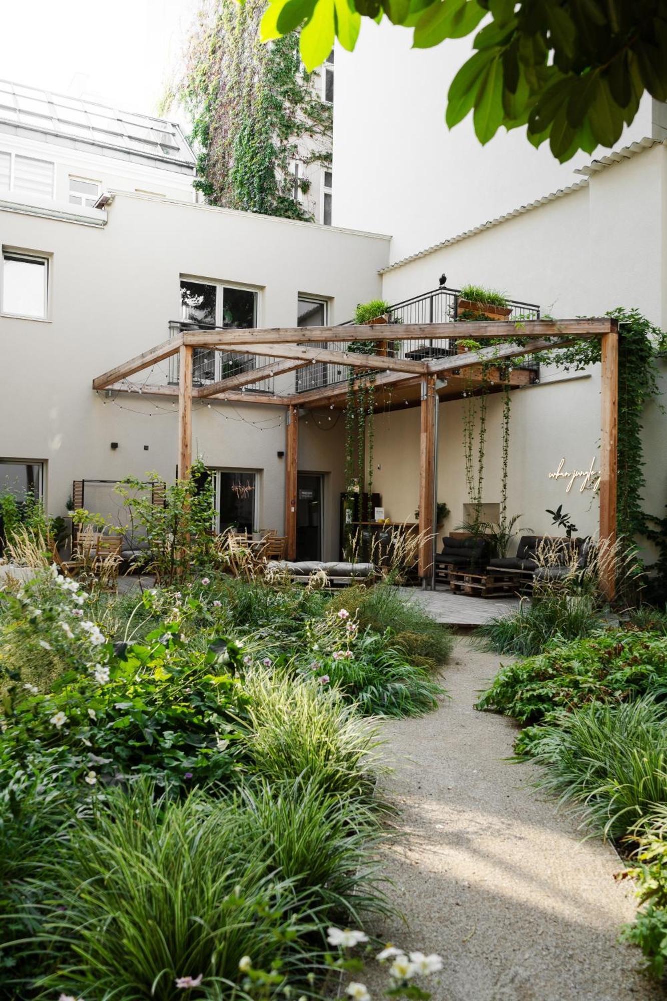 Urban Jungle Apartments Wina Bagian luar foto