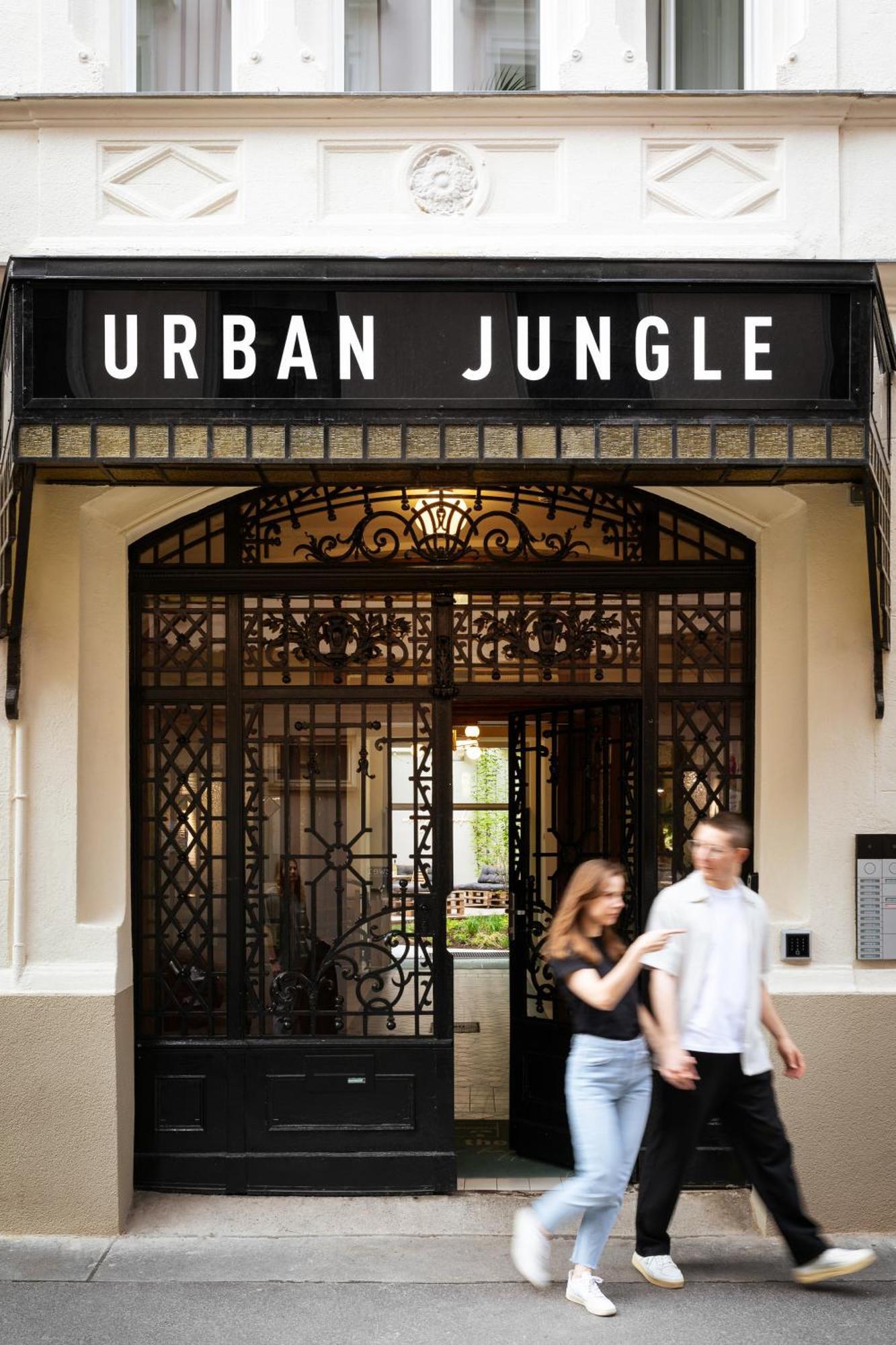 Urban Jungle Apartments Wina Bagian luar foto